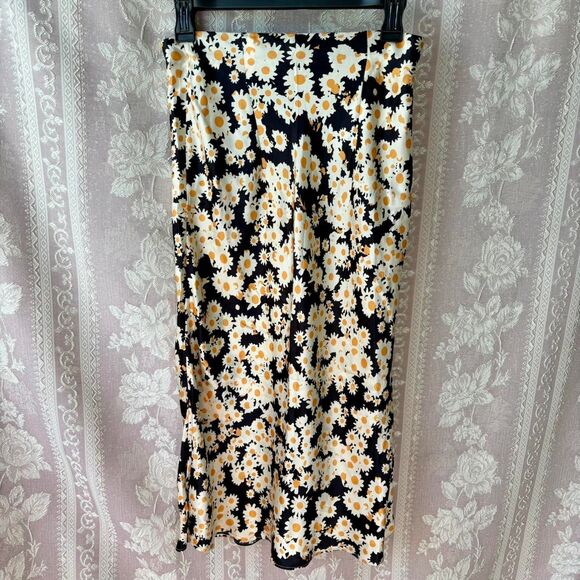 Realisation Women's Black and Yellow Daisy Silk Skirt - Picture 2 of 7